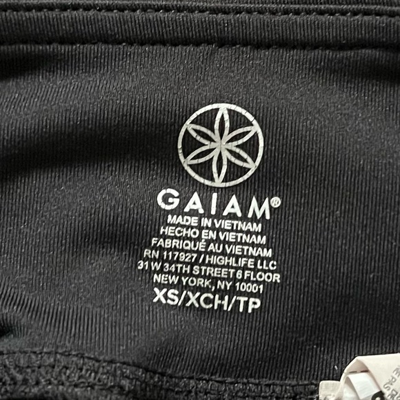 NWOT BLACK GAIAM LEGGING WITH MESH DETAILING SIZE EXTRA SMALL - Picture 5 of 5